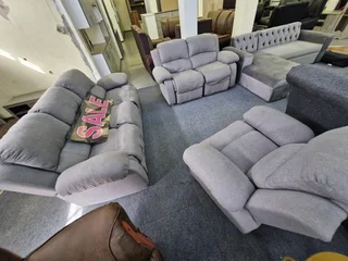 Recliner couches 3 2 1