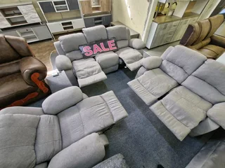 Recliner couches 3 2 1