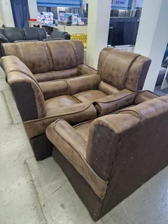 New 4pce couch
