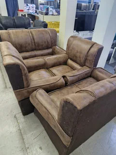 New 4pce couch