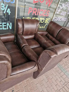 New 4pce couch