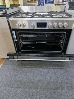 Grundig 5 burner gas electric stove