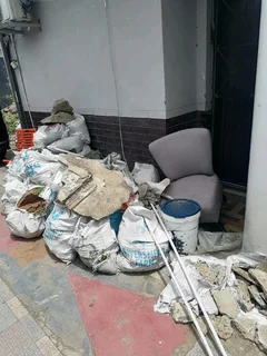 Garbage removal, junk removal, unwanted stuff removal, garden refuse removals, rubble removal, etc