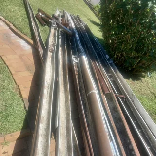 Garbage removal, junk removal, unwanted stuff removal, garden refuse removals, rubble removal, etc