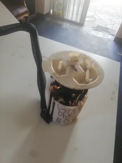 Volvo S60 D5 fuel pump for sale