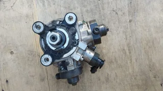Volvo S60 / XC60 D5 diesel pump for sale