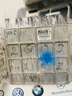 Toyota Yaris Ecu Computer Box 89661-52b70 C2