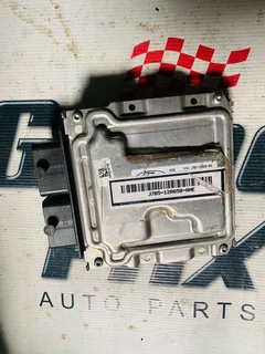 Ford Figo Ecu Computer Box 0261s22304 J7b5-12a650-amc