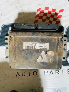 Renault Ecu Computer Box S110130220 A 8200024667