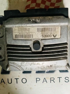 Renault Megane Scenic 1.6 Ecu Computer Box 21584288-2b S3000