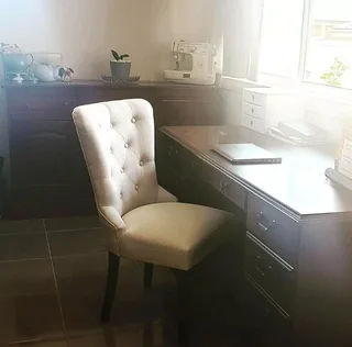 晴 Windsor Dining Chair – Classic Button-Back – R1750 Each