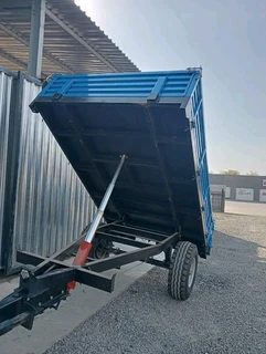 Single axle tipper trailers available for sale at Mad Farmer SA Middelburg MP.