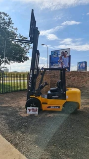 CPCD30 Forklifts 3 ton forklifts available for sale at Mad Farmer SA Middelburg MP.