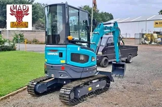 Sunward 2.5 ton Excavators available for sale at Mad Farmer SA Middelburg MP.