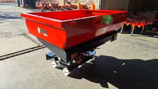 1000ltr Fertilizer Spreaders available for sale at Mad Farmer SA Middelburg MP.