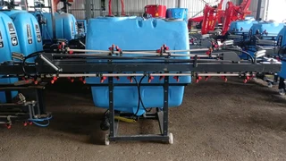 800ltr Boomsprayers available for sale at Mad Farmer SA Middelburg MP.