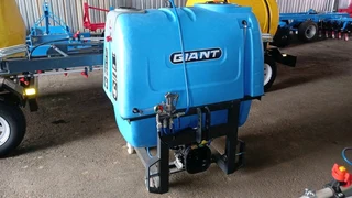 800ltr Boomsprayers available for sale at Mad Farmer SA Middelburg MP.