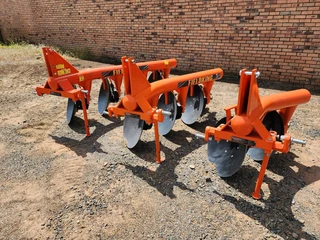 Fieldking disc ploughs available for sale at Mad Farmer SA Middelburg MP.