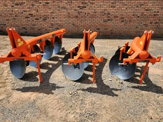 Fieldking disc ploughs available for sale at Mad Farmer SA Middelburg MP.