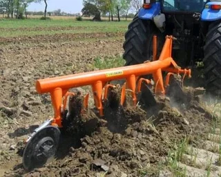 Fieldking disc ploughs available for sale at Mad Farmer SA Middelburg MP.