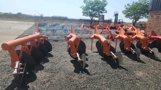 Fieldking disc ploughs available for sale at Mad Farmer SA Middelburg MP.