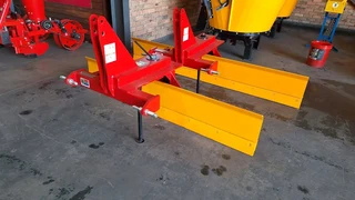 Mounted Graders available for sale at Mad Farmer SA Middelburg MP.