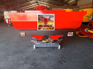 1500LTR Fertilizer Spreaders available for sale at Mad Farmer SA Middelburg MP.