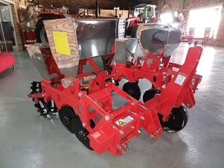 2 and 4 row Planters available for sale at Mad Farmer SA Middelburg MP.