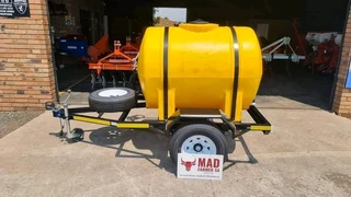 1000ltr diesel bowzers available for sale at Mad Farmer SA Middelburg MP.