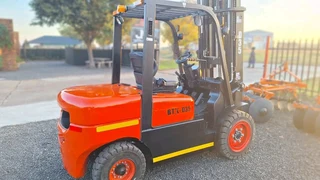 BTX 3.5 ton standard forklifts available for sale at Mad Farmer SA Middelburg MP.