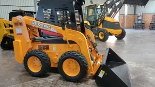 Revaro T-REX 708 Skidsteers available for sale at Mad Farmer SA Middelburg MP.