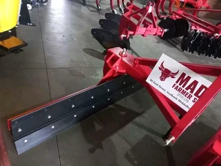 Mounted Graders available for sale at Mad Farmer SA Middelburg MP.