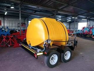 2500ltr Diesel Bowzers available for sale at Mad Farmer SA Middelburg MP.