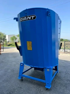 New 2m³ Vertical Feed Mixers available for sale at Mad Farmer SA Middelburg MP.