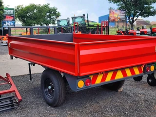 Single axle Farm Trailers available for sale at Mad Farmer SA Middelburg MP.