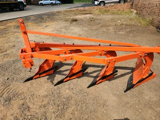 Fieldking mouldboard ploughs available for sale at Mad Farmer SA Middelburg MP.