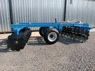 Trailed disc harrows available for sale at Mad Farmer SA Middelburg MP.