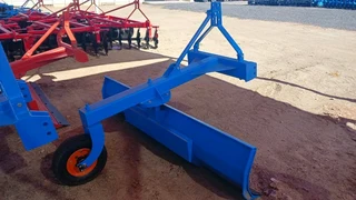 New MOUNTED graders available for sale at Mad Farmer SA Middelburg MP.