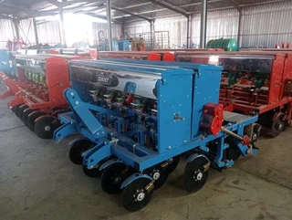 New Fineseed Planters available for sale at Mad Farmer SA Middelburg MP.