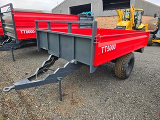 New Single axle tipper trailers available for sale at Mad Farmer SA Middelburg MP.