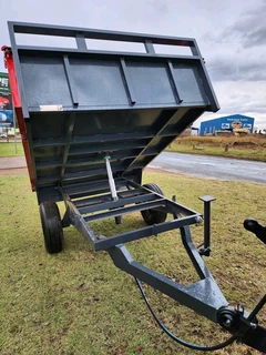 New Single axle tipper trailers available for sale at Mad Farmer SA Middelburg MP.