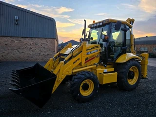 Revaro HD 96 TLB&#39;s available for sale at Mad Farmer SA Middelburg MP.