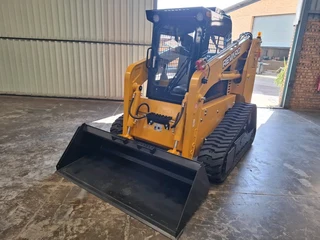 Revaro T-REX 712 tracksteers available for sale at Mad Farmer SA Middelburg MP.
