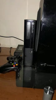 Xbox 360 with 18 game discs included and 2 download games included