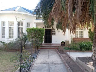 3 Bedroom house in Graaff-Reinet For Sale