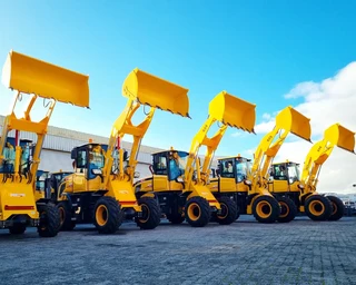 LAAIGRAWE / LOADERS / GRONDVERSKUIWING / EARTHMOVING / BOUERS / FARMING / BRICKFIELDS