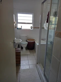 Accommodation to let (house share) in MILNERTON Central