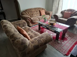 Grafton everest 6 seater lounge set plus a glass coffee table