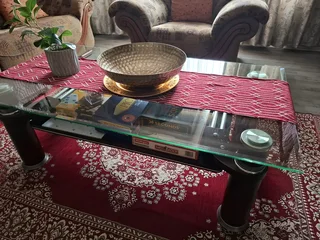 Grafton everest 6 seater lounge set plus a glass coffee table