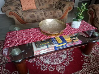 Grafton everest 6 seater lounge set plus a glass coffee table